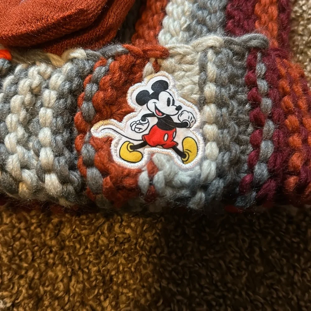 MICKEY 2 PIECE WINTER SET: HAT/GLOVES: NEW WITH TAGS: TODDLER 2T-5T